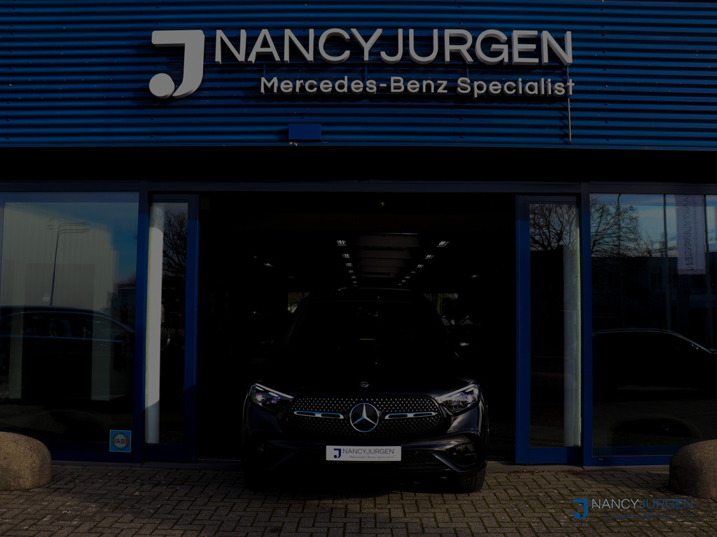 53312656-2.jpg