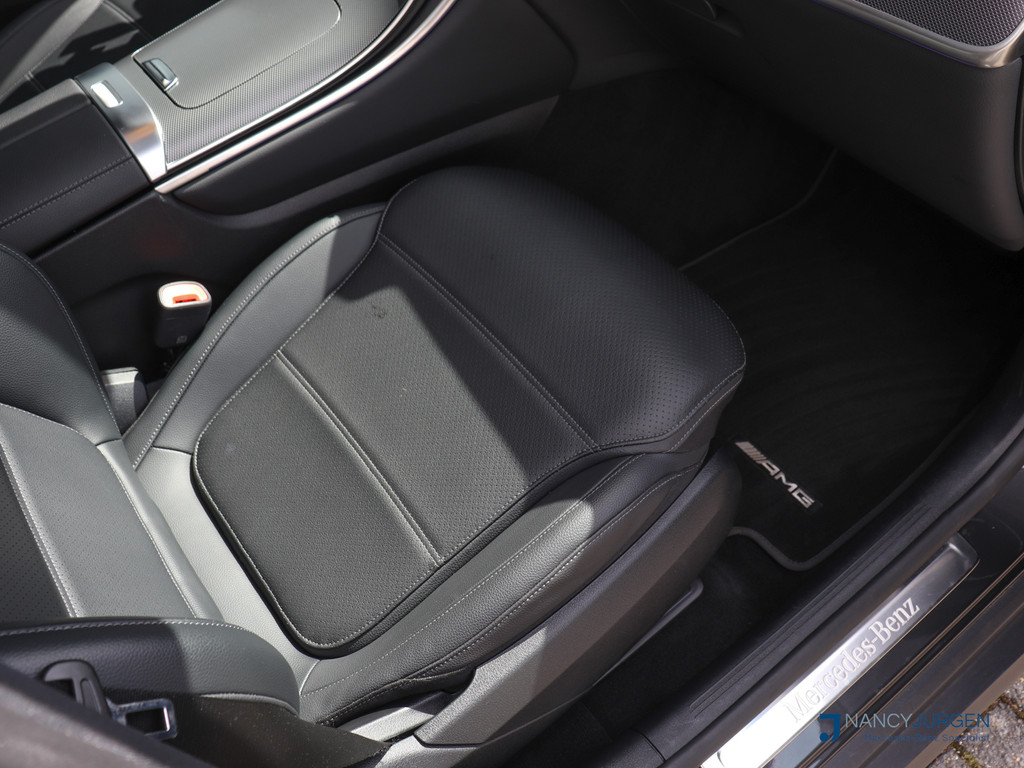 53465883-3.jpg
